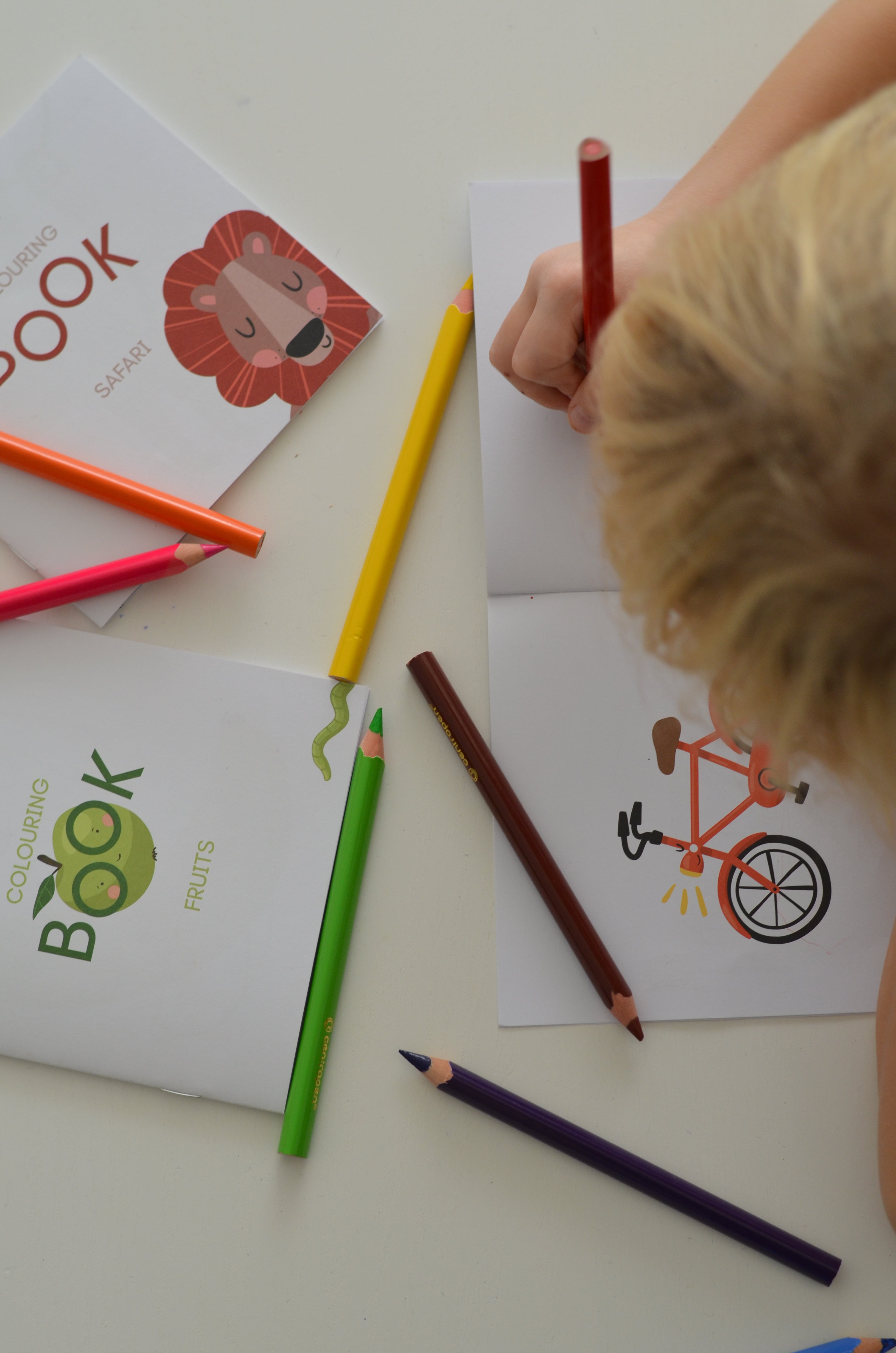 Színező oldalak Gyümölcsök