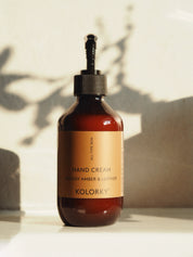 KÉZKRÉM, fás borostyán és bőr, 270 ml